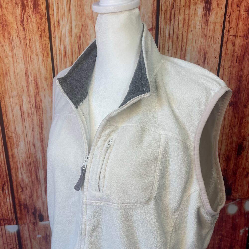 Orvis Passport fleece vest women size Large off white zip front multiple pockets